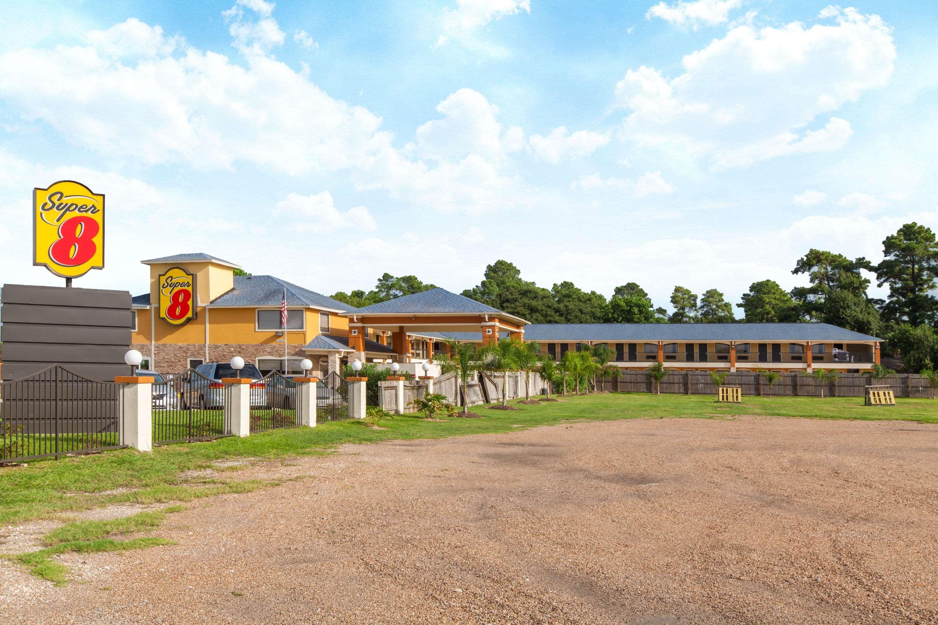 Super 8 By Wyndham Houston/Willowbrook Hwy 249 Exterior foto